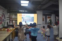 趣味不断 欢乐多多 仁爱社工开